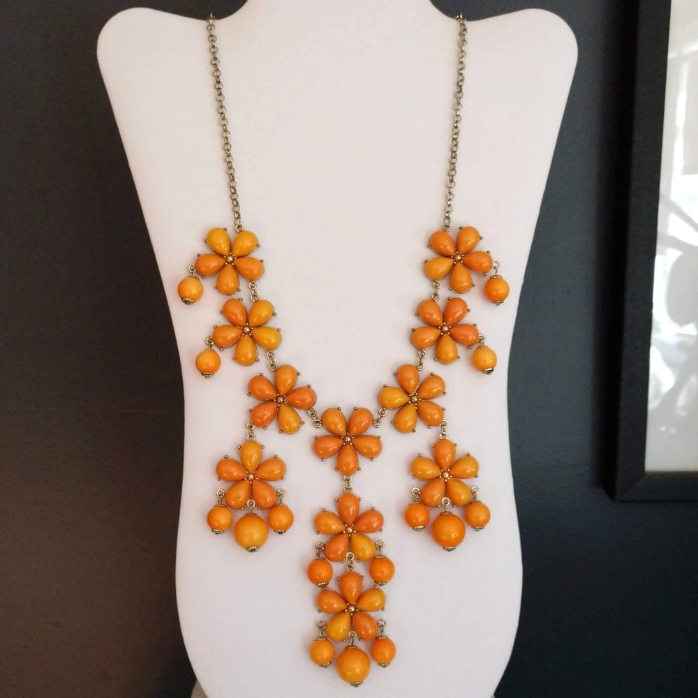 Orange multi-tonal flower necklace